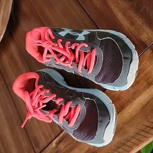 Under Armour Sneakers